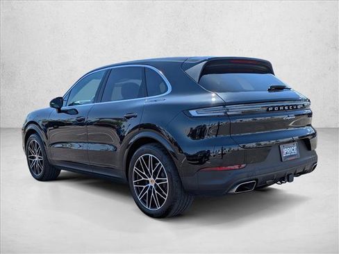 Used 2024 Porsche Cayenne AWD/4WD image 8