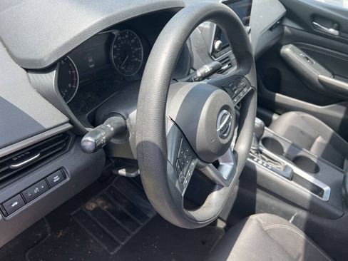 Used 2020 Nissan Altima 2.5 S FWD image 12
