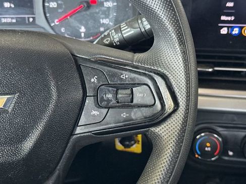 Used 2024 Chevrolet Trax LS w/ LS Convenience Package FWD image 33