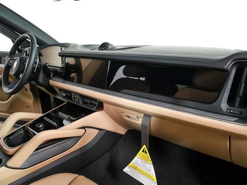 New 2026 Porsche Cayenne S image 26
