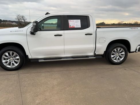 Used 2020 Chevrolet Silverado 1500 Custom w/ Custom Max Trailering Package image 5