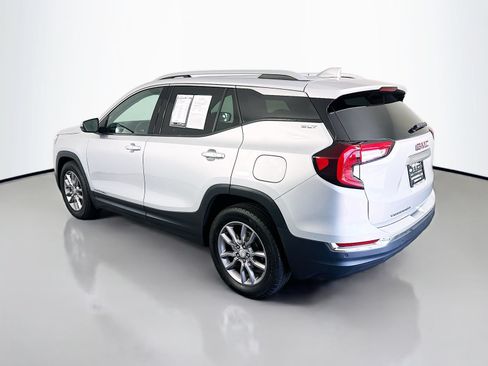 Used 2022 GMC Terrain SLT w/ Infotainment Package II FWD image 5