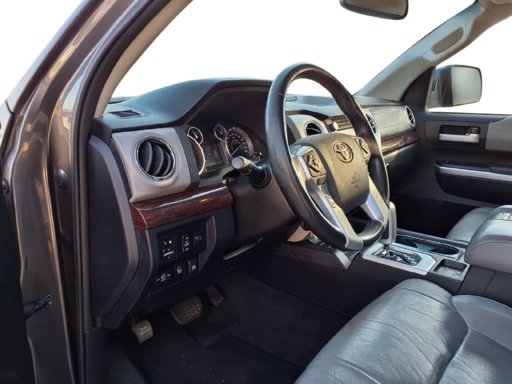 Used 2017 Toyota Tundra Limited w/ Limited Premium Package RWD image 23