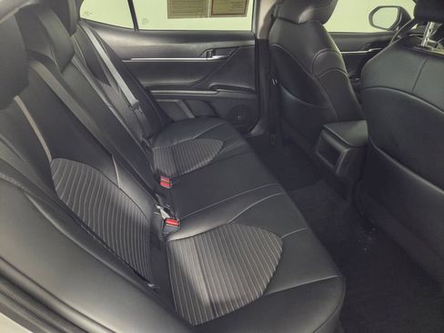 Used 2022 Toyota Camry SE FWD image 29