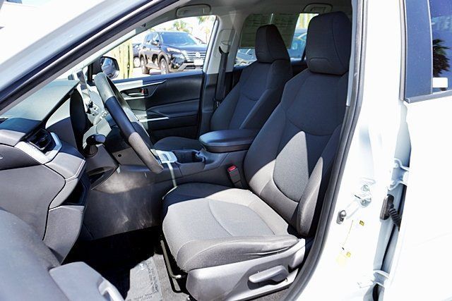 Used 2024 Toyota RAV4 LE AWD/4WD image 22