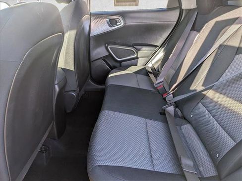 Used 2023 Kia Soul LX w/ LX Technology Package FWD image 16