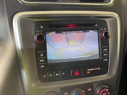 Used 2014 GMC Acadia SLE FWD image 7