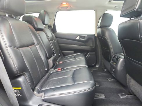Used 2017 Nissan Pathfinder Platinum image 30