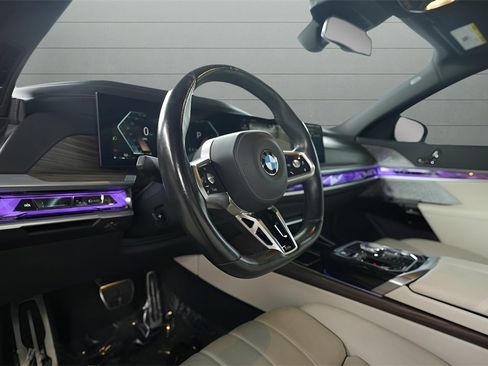 Used 2023 BMW 760i xDrive w/ Executive Package image 22