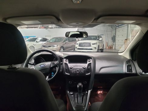 Used 2018 Ford Focus SE FWD image 19