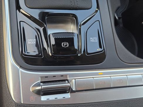 Used 2025 Kia Carnival SX w/ SX Dark Edition Package FWD image 29
