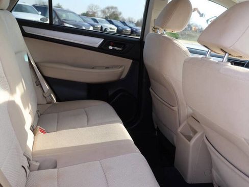 Used 2017 Subaru Outback 2.5i Premium image 16