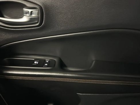 Used 2017 Jeep Compass Limited AWD/4WD image 17
