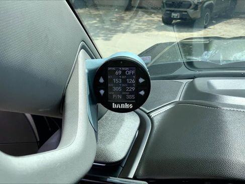 Used 2025 GMC Sierra 1500 SLT image 34