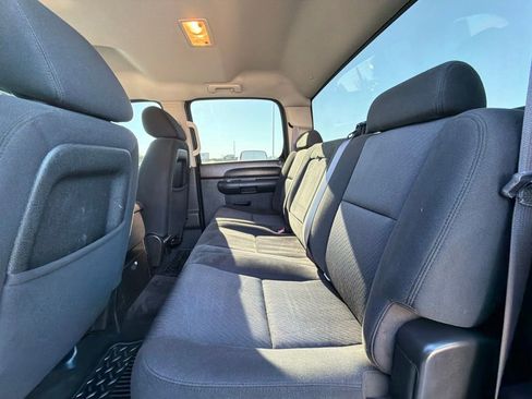 Used 2011 Chevrolet Silverado 2500 LT w/ Suspension Package, Off-Road AWD/4WD image 14