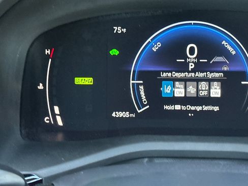 Used 2025 Toyota Camry LE FWD image 24