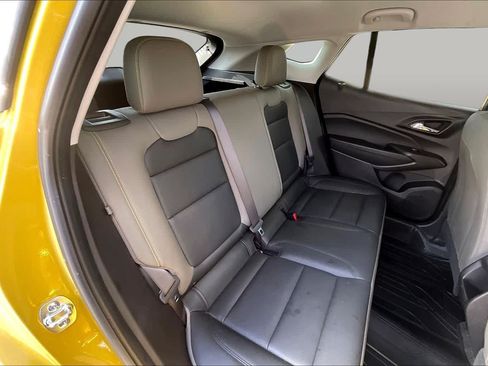 Used 2025 Chevrolet Trax ACTIV FWD image 19