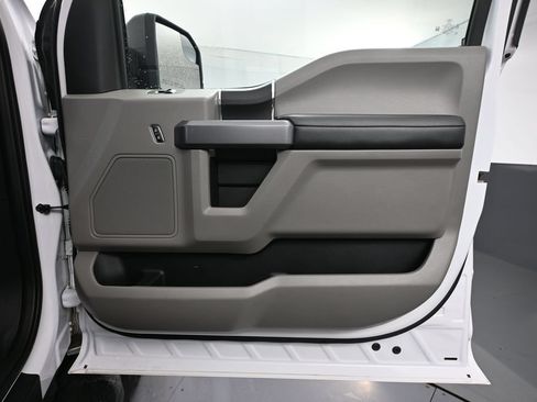 Used 2020 Ford F150 XLT w/ Trailer Tow Package AWD/4WD image 42