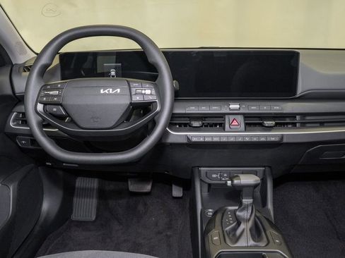 New 2025 Kia K4 LXS image 7