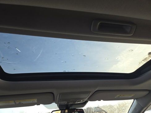 Used 2020 Honda CR-V Touring image 9