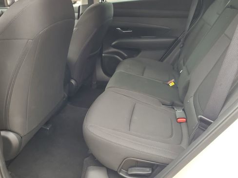 Used 2025 Hyundai Tucson SE image 13