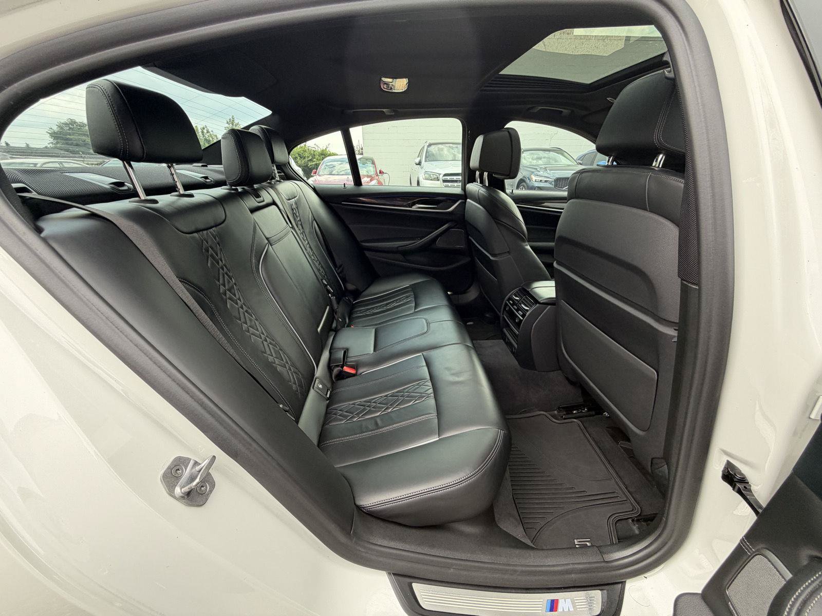 Used 2018 BMW M550i xDrive AWD/4WD image 32