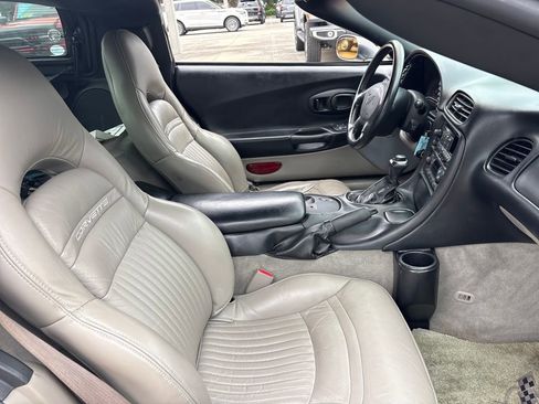 Used 2003 Chevrolet Corvette Coupe w/ Preferred Equipment Group RWD image 27