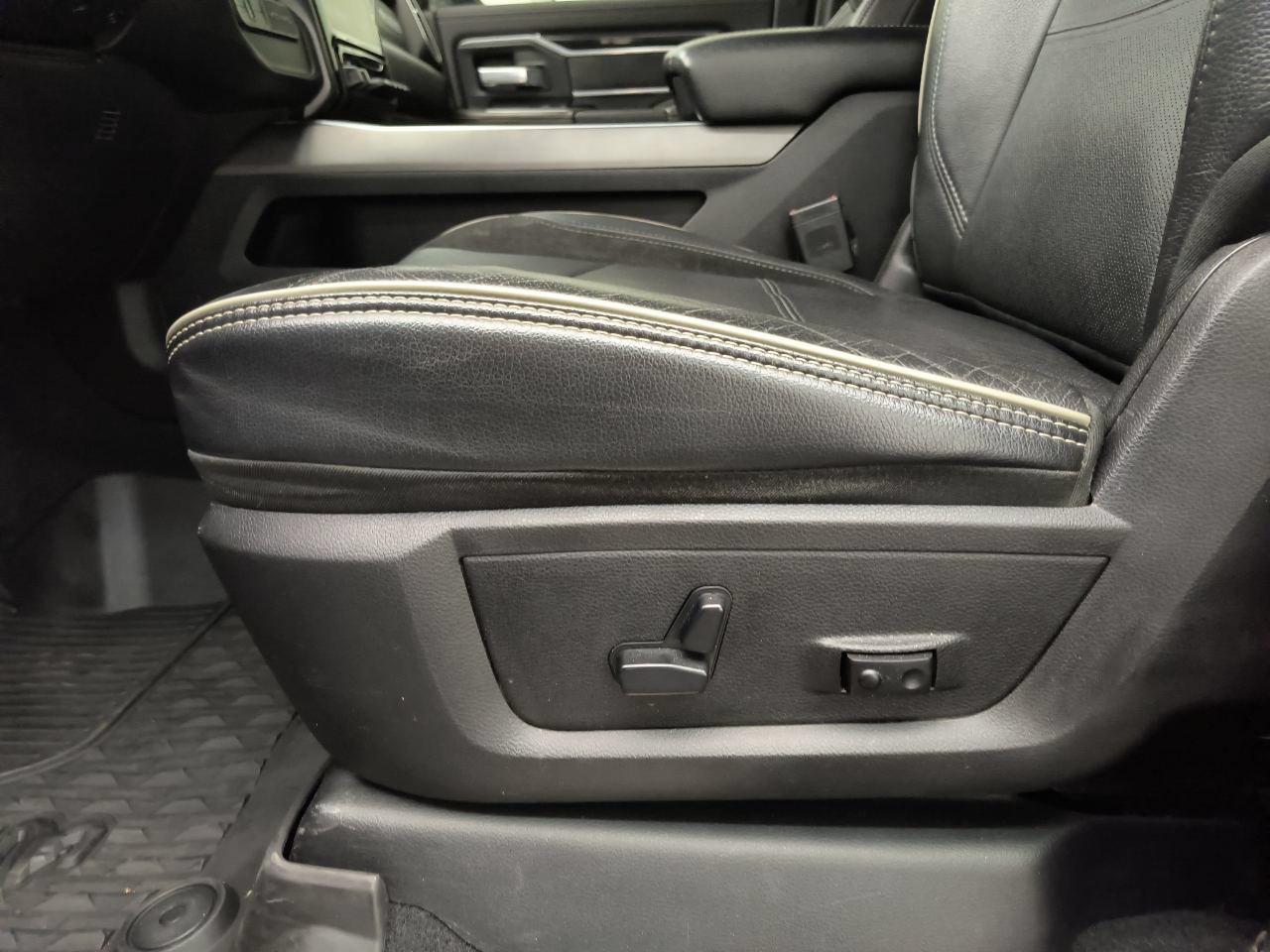 Used 2020 RAM 2500 Laramie AWD/4WD image 16