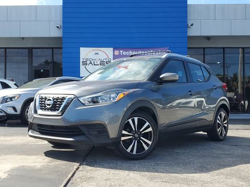 Used 2019 Nissan Kicks SV w/ Exterior Package image 3