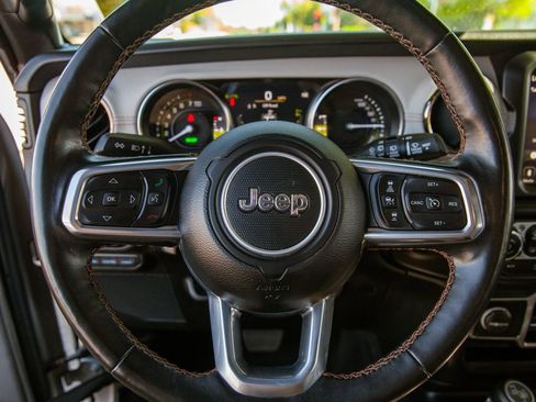 Used 2021 Jeep Wrangler Unlimited Sahara AWD/4WD image 17
