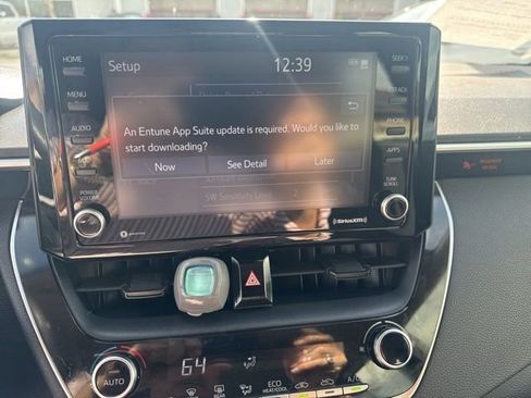 Used 2022 Toyota Corolla LE image 10