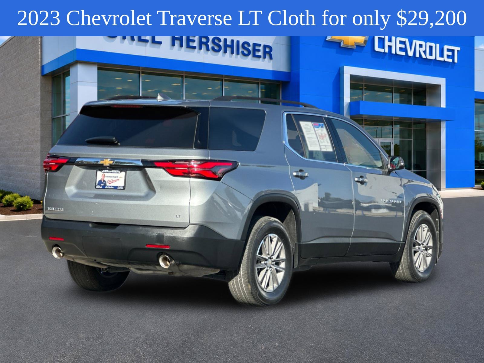 Used 2023 Chevrolet Traverse LT FWD image 5