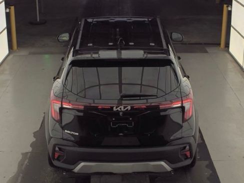 Certified 2026 Kia Seltos LX FWD image 4