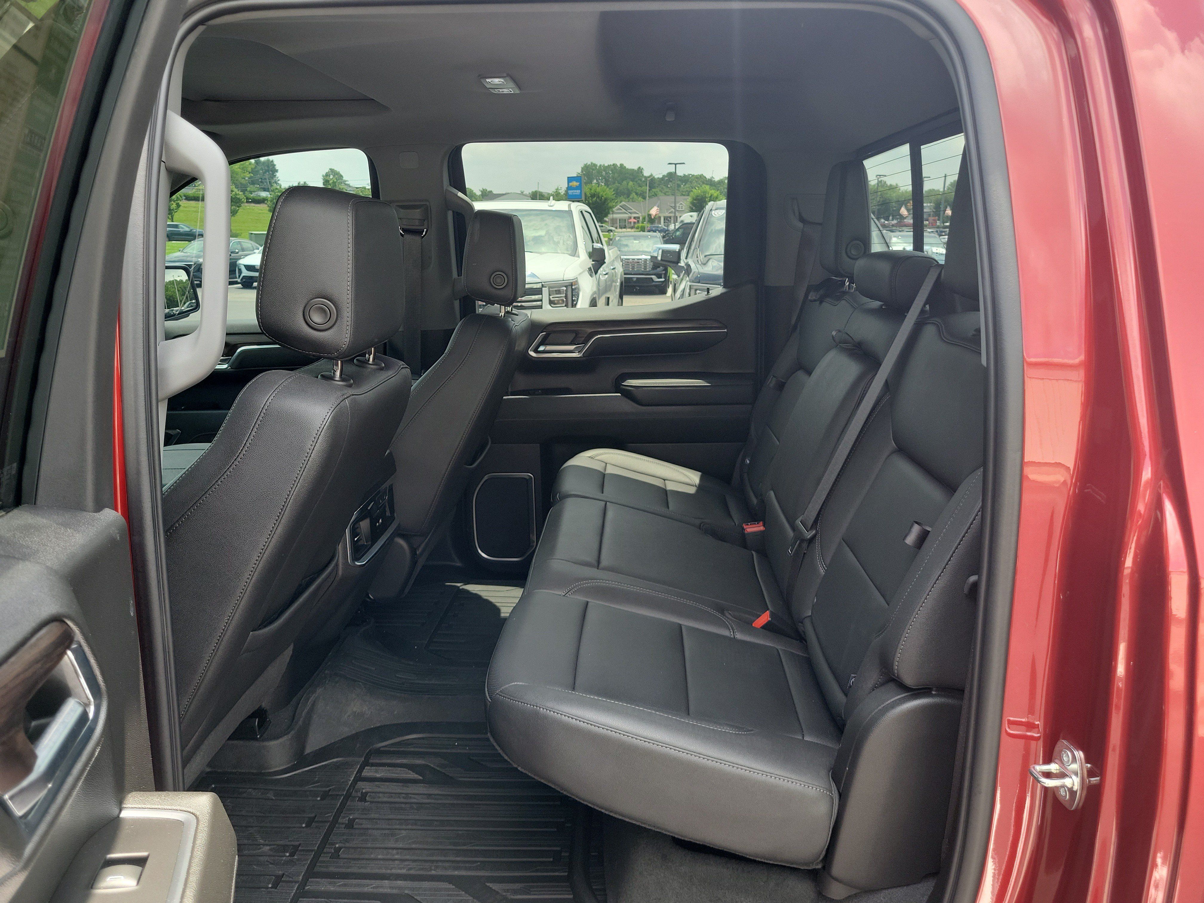 Used 2024 GMC Sierra 1500 SLT w/ SLT Premium Plus Package AWD/4WD image 10