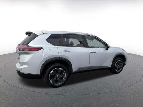 Used 2025 Nissan Rogue SV FWD image 14