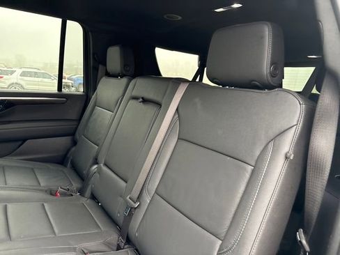 Used 2025 Chevrolet Suburban Z71 image 10