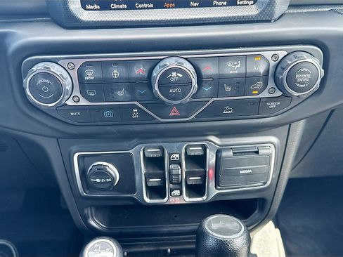 Used 2023 Jeep Wrangler Unlimited w/ Cold Weather Group image 21