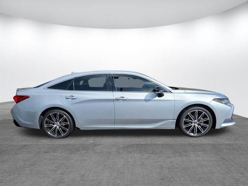 Used 2019 Toyota Avalon XSE image 24