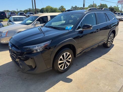 Used 2023 Subaru Outback Premium AWD/4WD image 2