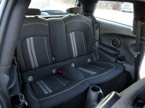 Used 2015 MINI Cooper S image 26