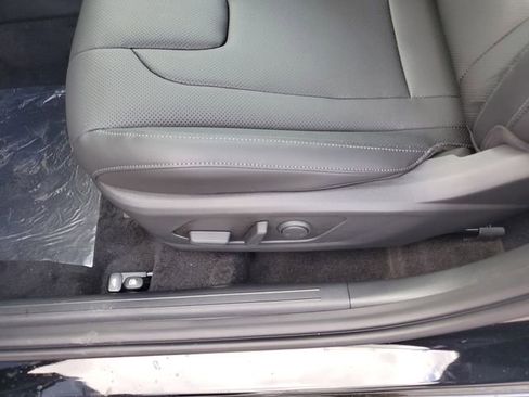 New 2026 Hyundai Elantra Limited FWD image 18