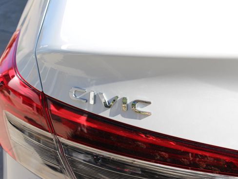 Used 2022 Honda Civic EX image 11