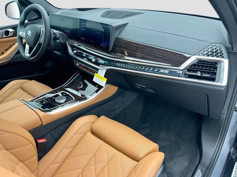 New 2026 BMW X5 xDrive40i w/ Premium Package AWD/4WD image 16