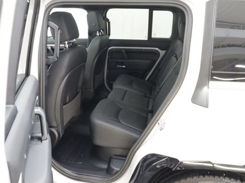 Certified 2026 Land Rover Defender 110 X-Dynamic SE AWD/4WD image 15