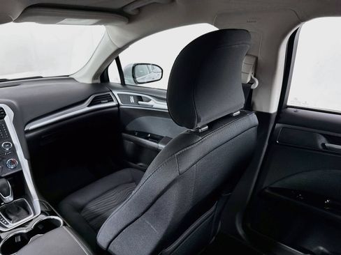 Used 2016 Ford Fusion SE FWD image 21