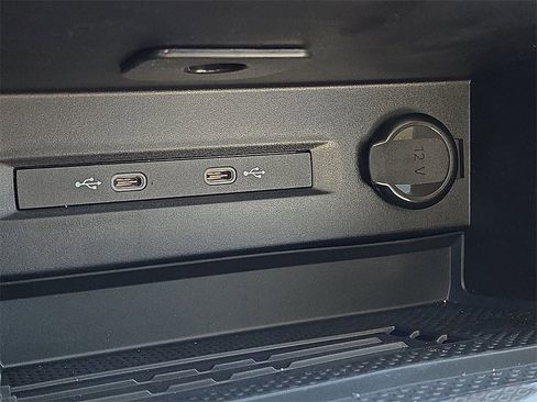 New 2026 Volkswagen Taos SE image 21