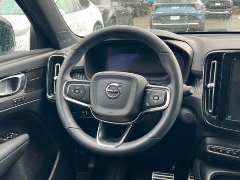 Used 2022 Volvo XC40 P8 Recharge Ultimate AWD/4WD image 12