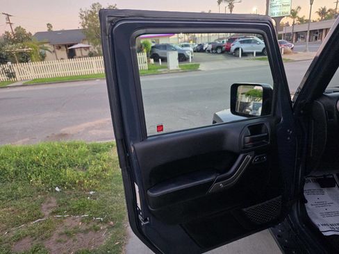 Used 2018 Jeep Wrangler Sport image 13