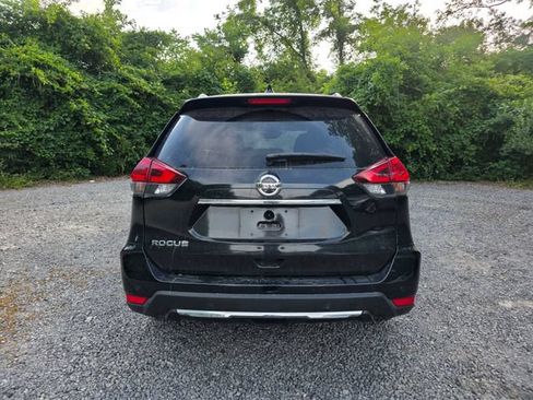 Used 2019 Nissan Rogue SV w/ Premium Package FWD image 9