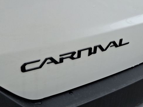 New 2025 Kia Carnival SX Prestige FWD image 27